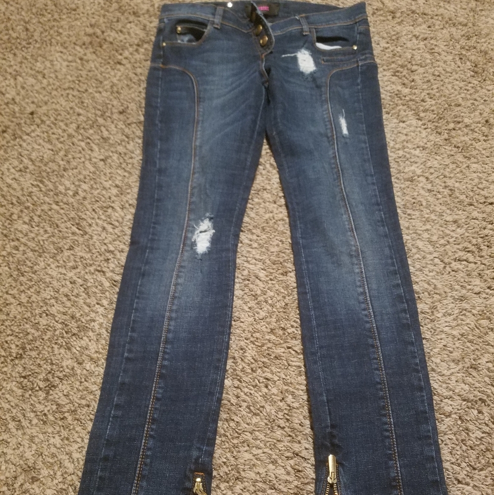 Versace verus jeans